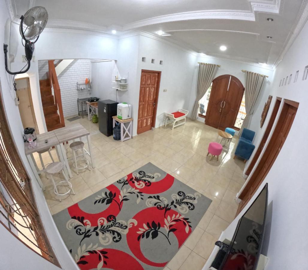 יוגיאקרטה Nitikan Stay Homestay Jogja מראה חיצוני תמונה